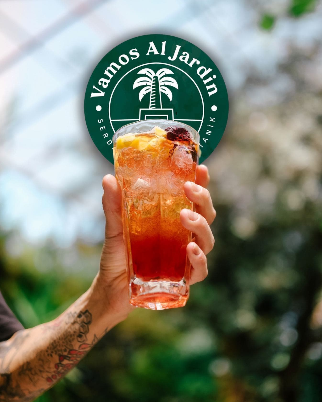 Vamos logolu tropikal kokteyl